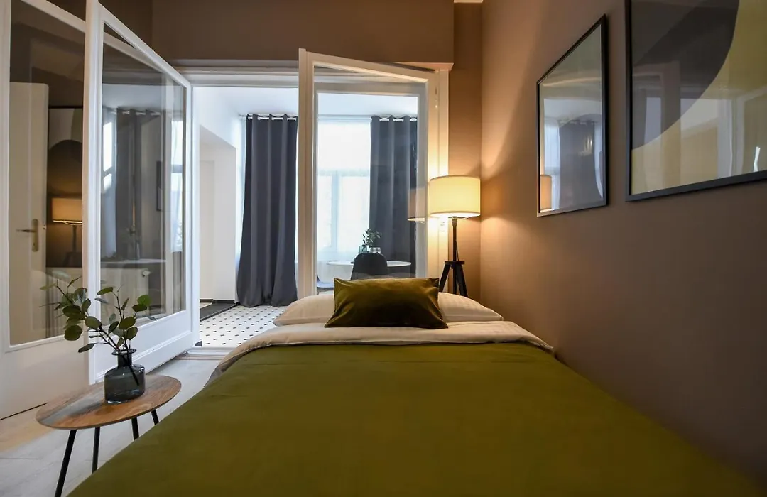 Centrally Located 1BR Retreat near Sala Palatului-1